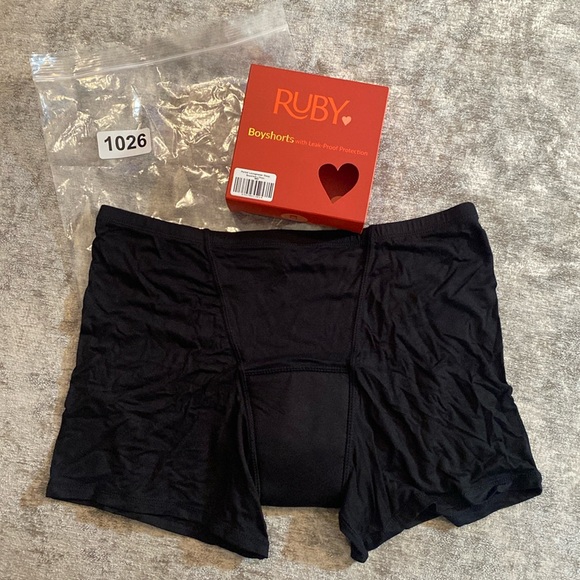 Ruby Boyshorts with Leak-Proof Protection. Size Medium. Black. {1026} - Picture 4 of 7